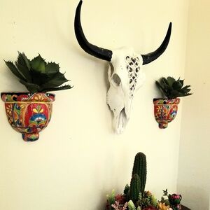 Pair of La Fuente Imports Matching Mexican Talavera Wall Planters